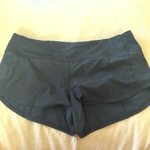 Lululemon speed up 2.5 navy perfect condition worn once